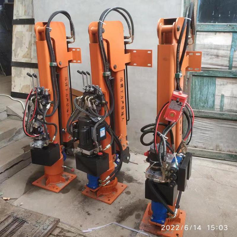 前郭尔罗斯蒙古族自治县重汽蓝牌随车吊 3.2吨 国六动力强 液压驱动 农用自卸起重机